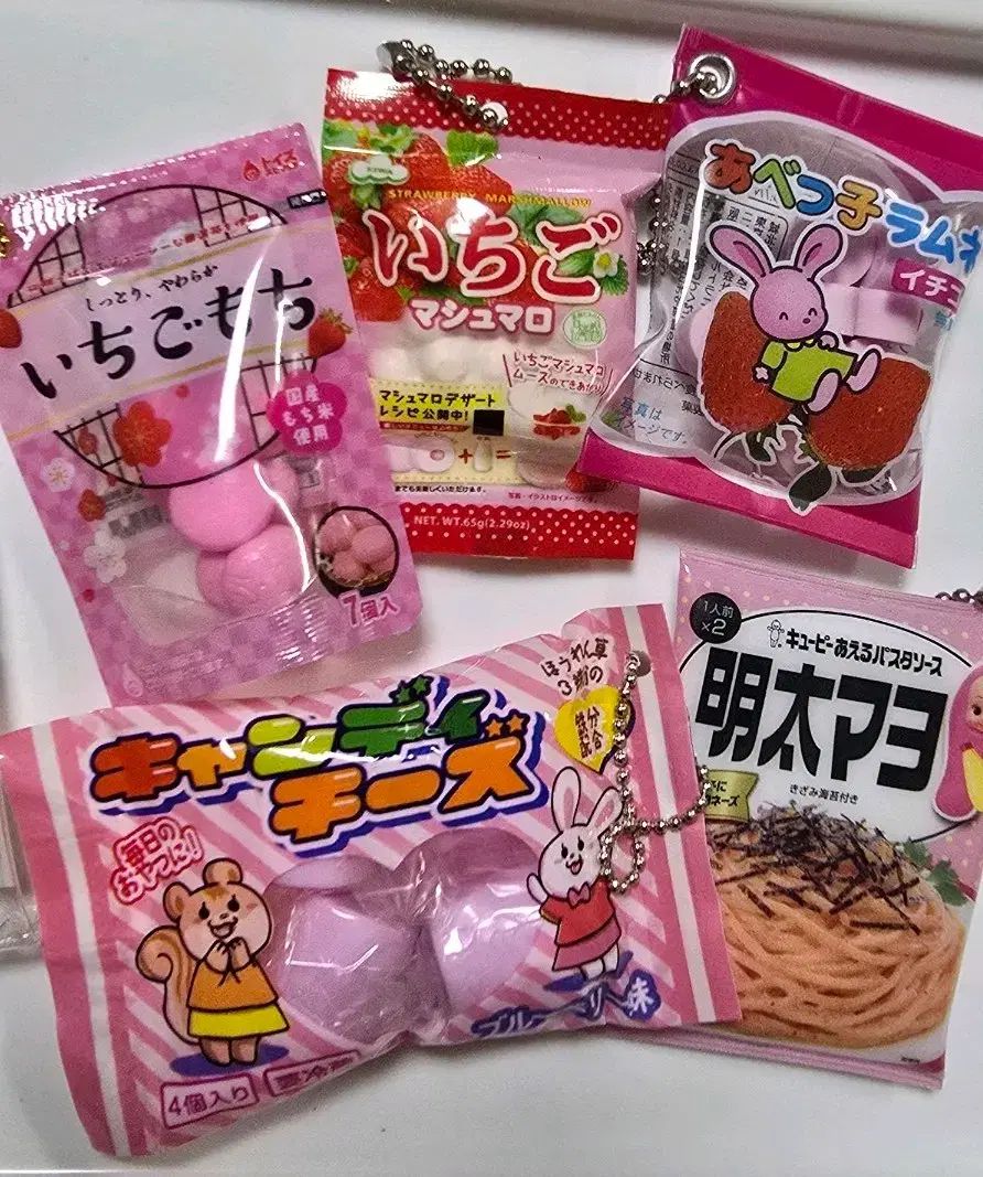 いちごガチャ いちご食べ物ガチャキーホルダー コンシン떡 さくらんぼ ガチャ いちご fruity mellowガチャ まとめ