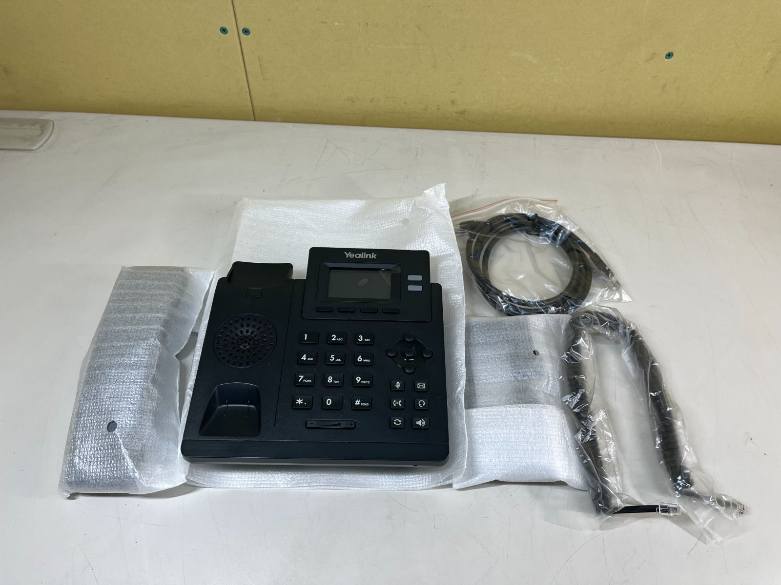 ◇ 未使用品 Yealink SIP-T31P Classic IP Phone VoIP電話機 LAN対応
