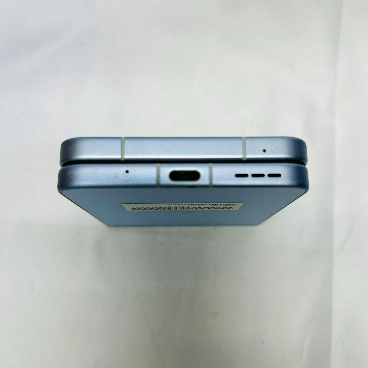 S【中古】ZTE製折りたたみスマートフォン Libero Flip android ブルー