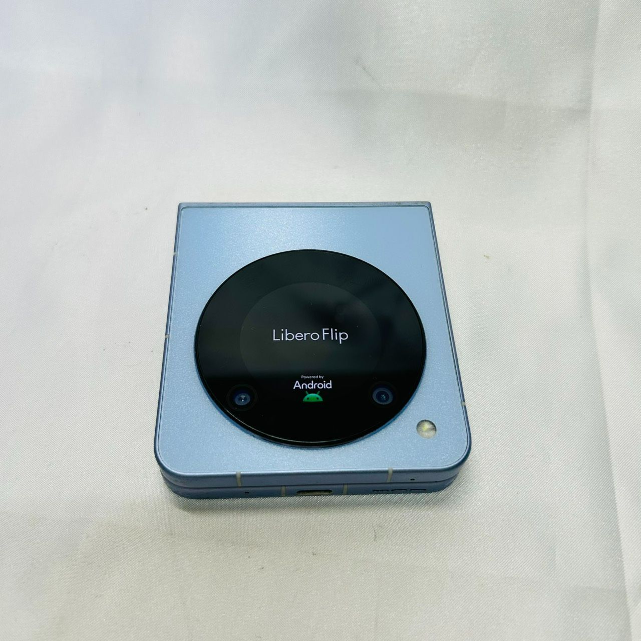 S【中古】ZTE製折りたたみスマートフォン Libero Flip android ブルー