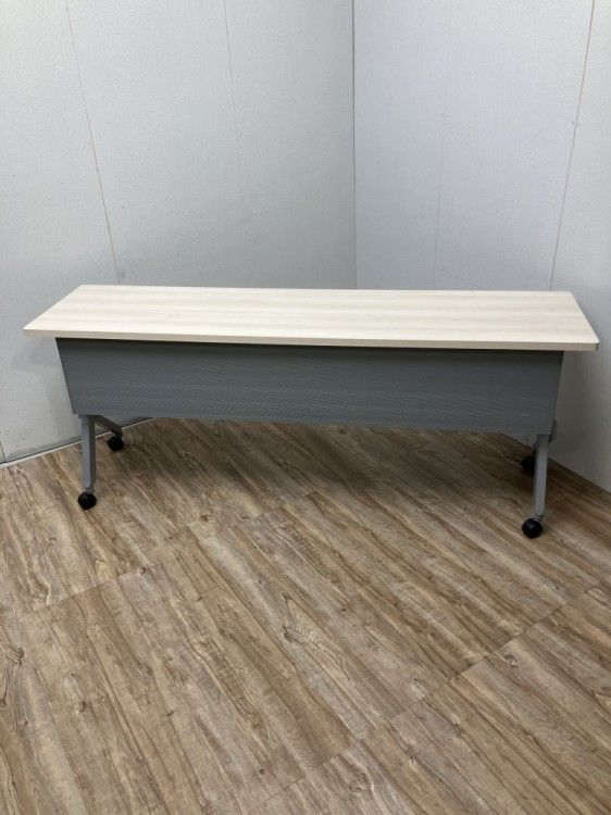 【中古品】オカムラ フラプターシリーズ 1800サイドスタックテーブル 81F1AA MX61 ナチュラル