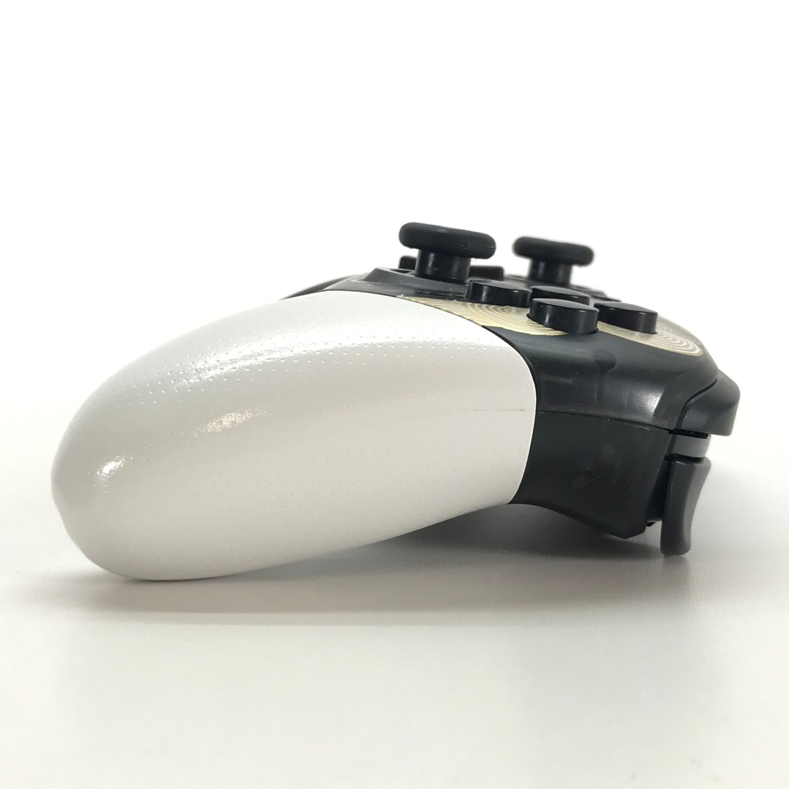 Nintendo Switch + Proコントローラー + 周辺機器 Nintendo Switch Proコントローラーの主な仕様 | 周辺機器 | Nintendo