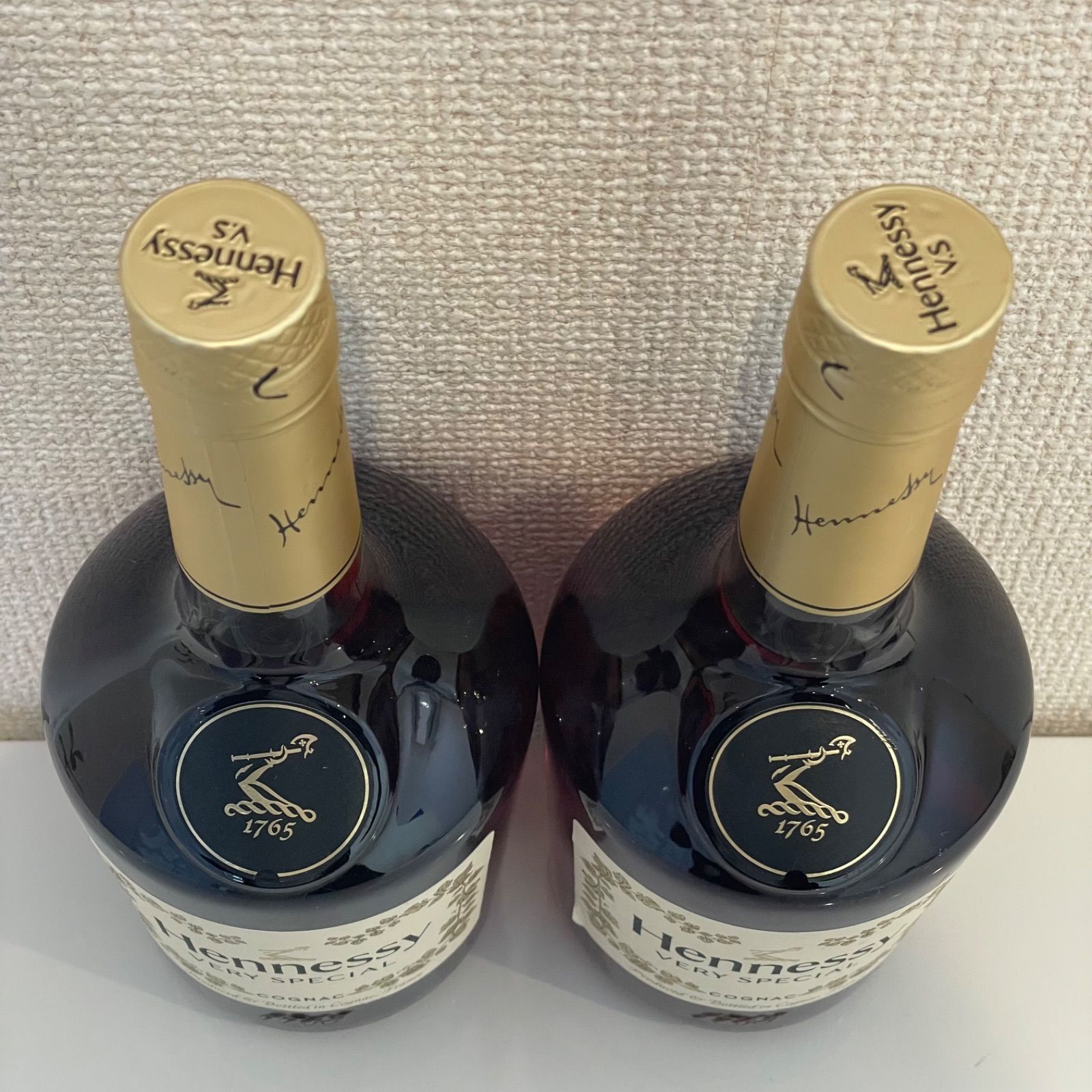 ヘネシー Hennessy ベリースペシャル コニャック 700ml 2本セット K557 ヘネシー Hennessy ベリースペシャル コニャック 700ml 2本セット K557