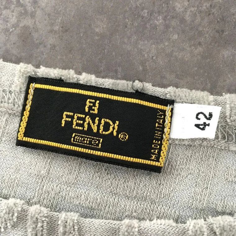 送料込み！ 美品 FENDI タンクトップ 42 グレー コットン トップス 590