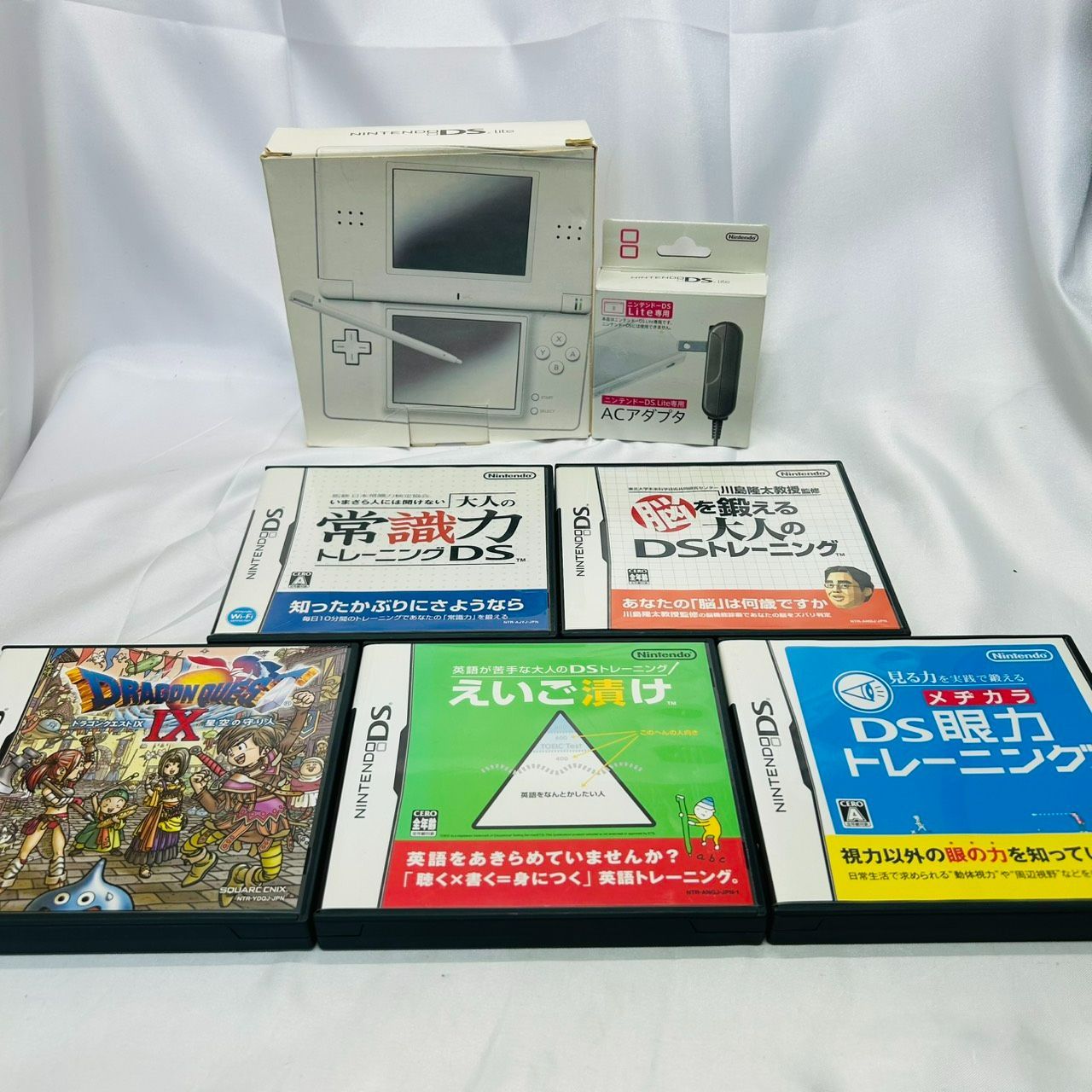 S【中古】まとめ売り　ニンテンドーDS Lite　専用ACアダプタ　ソフト5本　動作確認済み