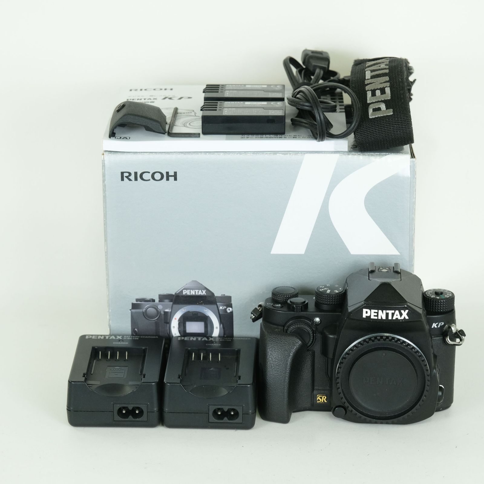 [並品 | シャッター数62,447回｜バッテリー2個・別売りグリップ付] PENTAX KP | PENTAX Kマウント