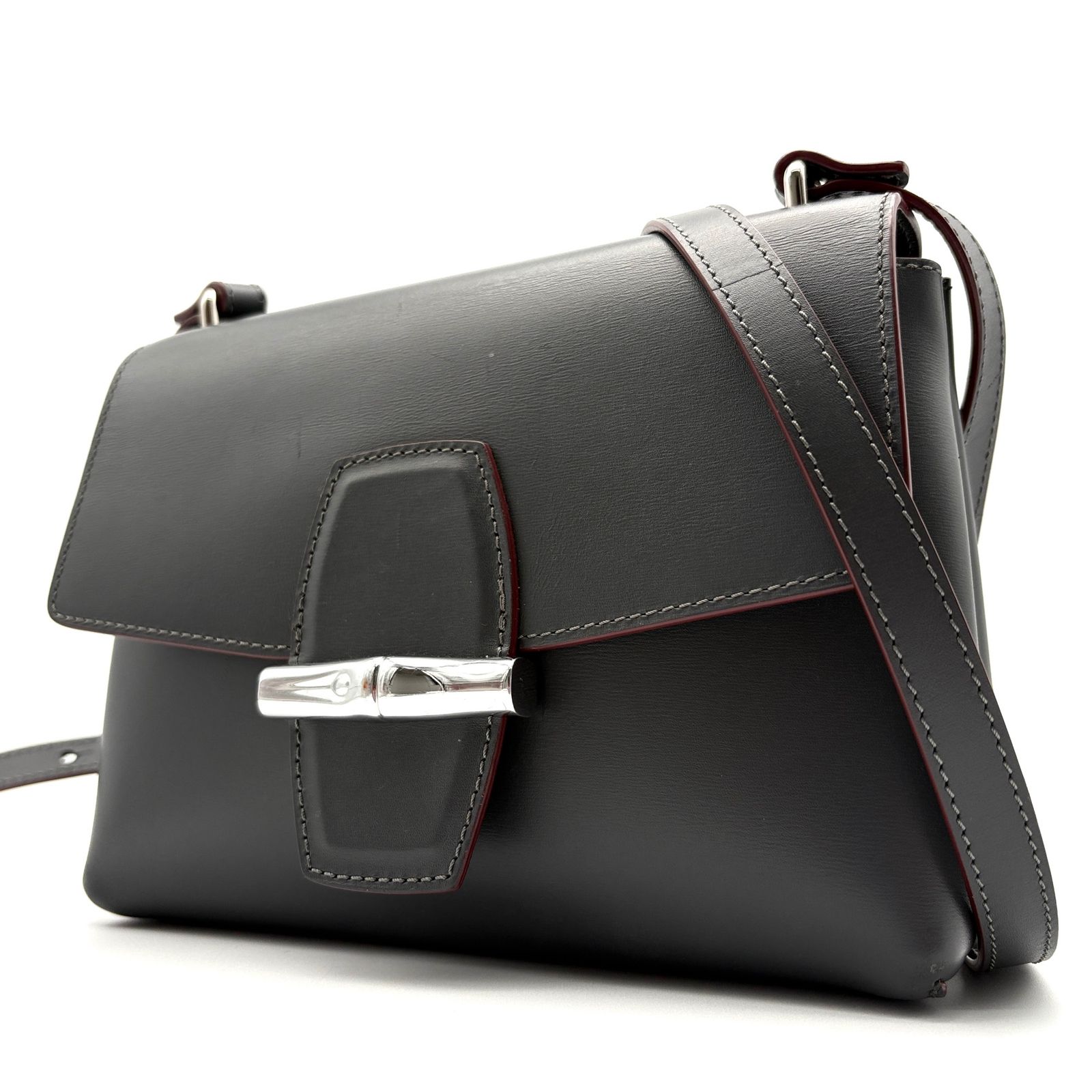 美品 Longchamp ロンシャン Roseau ロゾ ボックス ショルダーバッグ クロスボディバッグ グレー レザー 本革 斜め掛け 肩掛け フラップ開閉 バンブー 夏の旅行 夏休み ボーナス サマーギフト