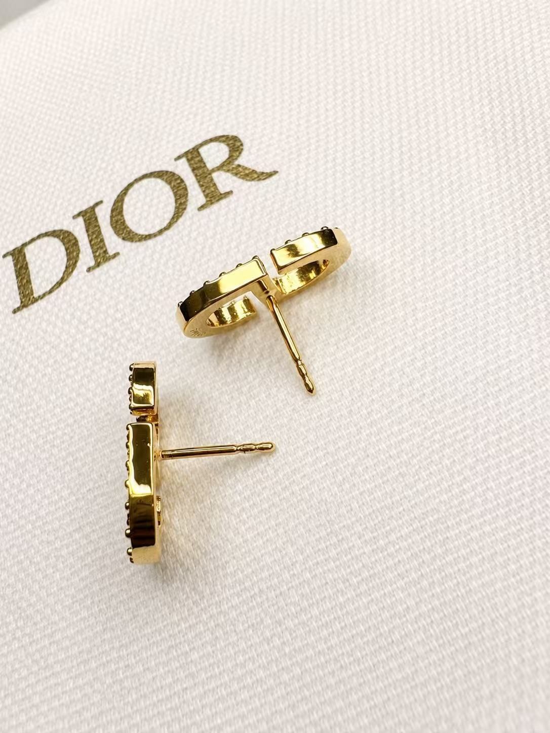 Dior CDロゴ ピンクラインストーン ピアス ゴールド 限定カラー 箱付き