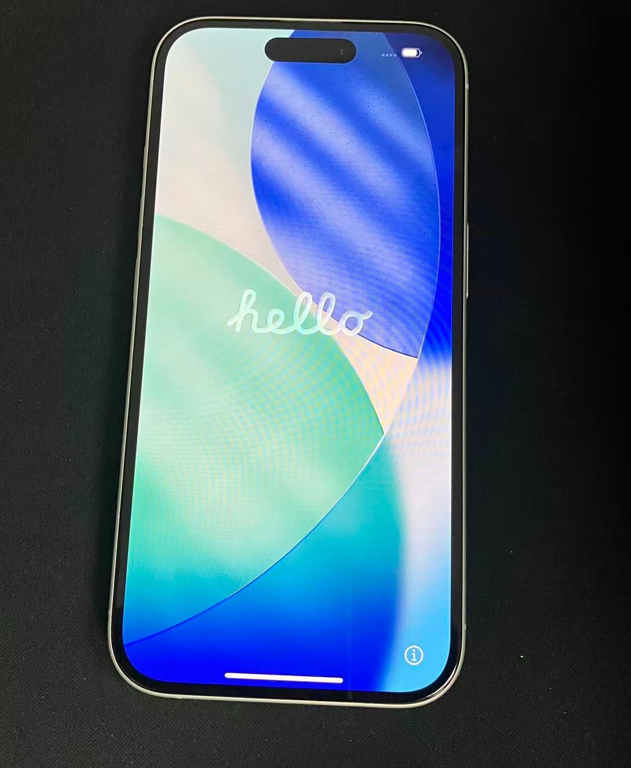 【美品】iPhone16 256GB ホワイト　SIMフリー