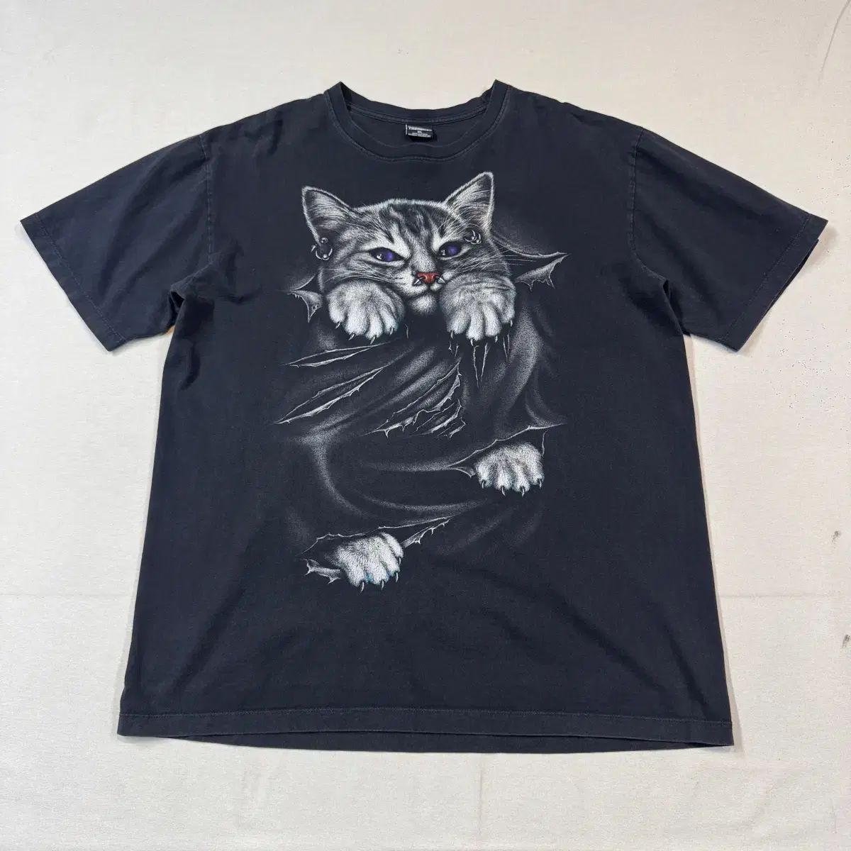 XL Thanabat タナバッ パンク ピアッシング キャット リバーシブル グラフィック Tシャツ