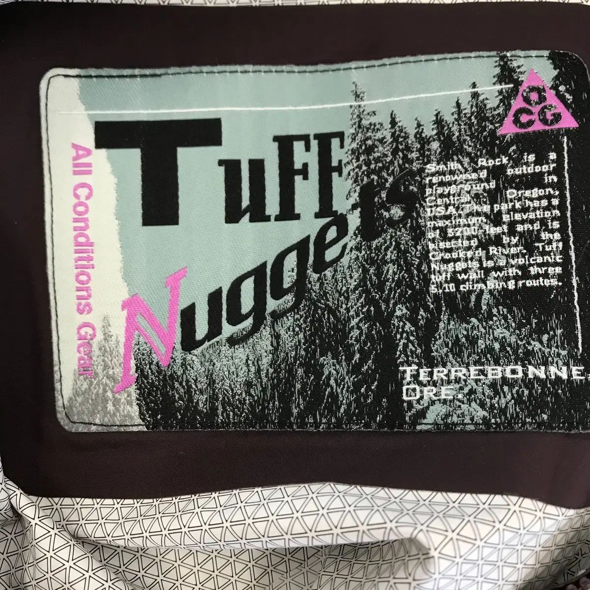 ナイキACG タフナゲット ジャケット M