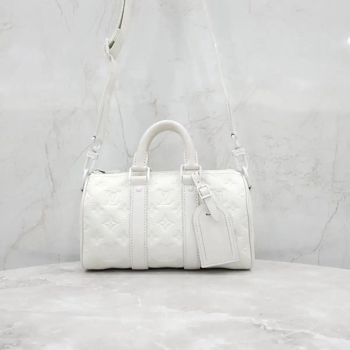 Louis Vuitton LV モノグラム キーポル バンドリエール 25 白 トゥーリョン M24434