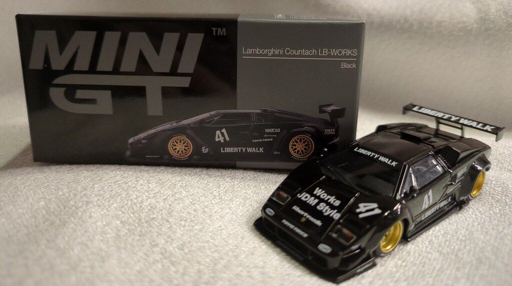 TSM 1/64 MINI GT ランボルギーニ カウンタック LB-WORKS ブラック (左