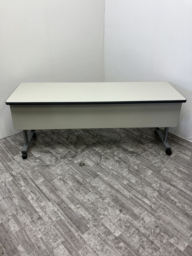 【中古品】トヨスチール 1800サイドスタックテーブル グレー