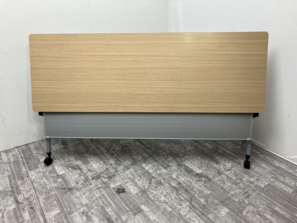 美品オフィステーブル【残り1個‼️】イトーキ HXシリーズ サイドスタックテーブル THP-156X1-98 中古品】イトーキ HXシリーズ 1800サイドスタックテーブル THP-186S1