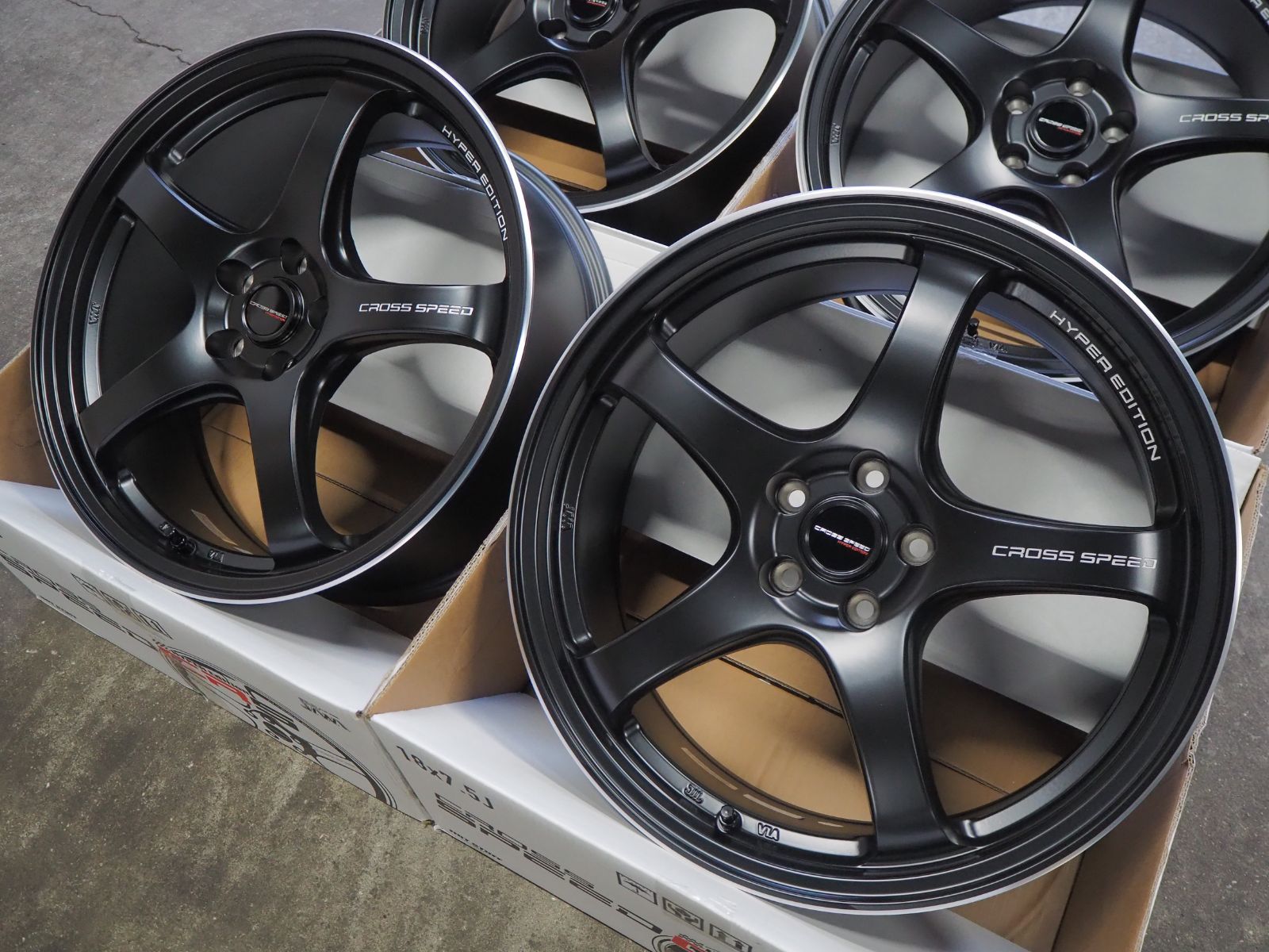 ★5本スポーク★18インチ7.5J+48 5H100 新品 人気 軽量 クロススピード ハイパーエディション CR5 ブラック ホイール1台分 CT200h カローラスポーツ ツーリング セリカ プリウス 86 BRZ インプレッサ フォレスター レガシィ