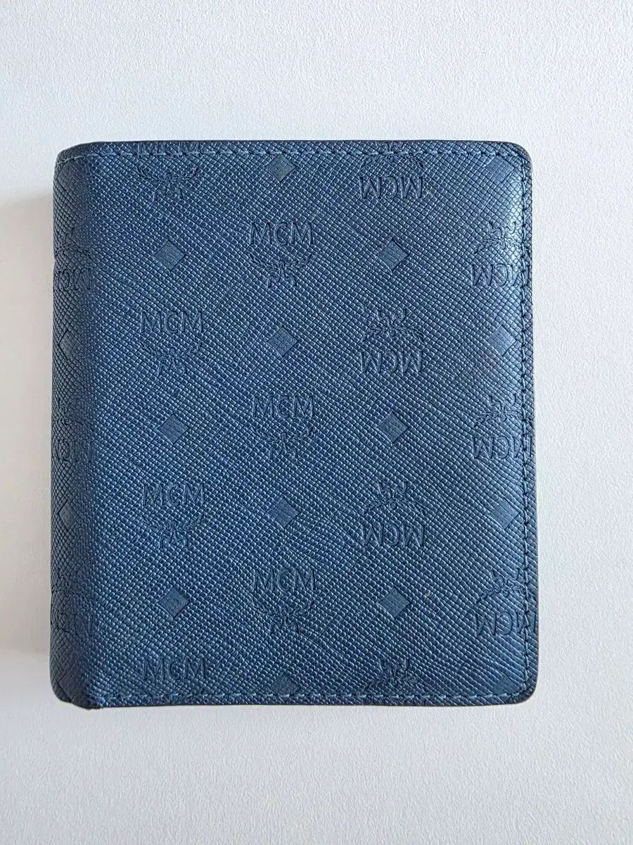 MCM エム シー エム ネイビー 二つ折り財布