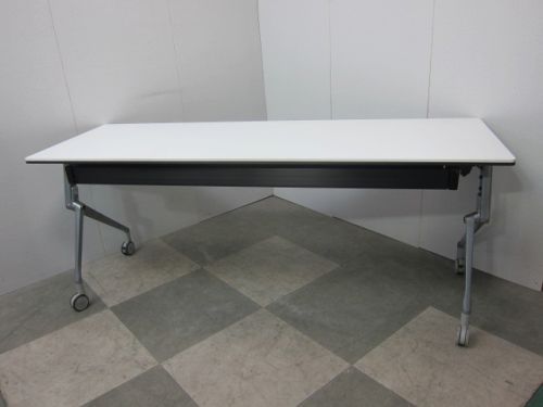 【中古品】オカムラ インターアクトNTシリーズ 1800サイドスタックテーブル 81B41Y ホワイト