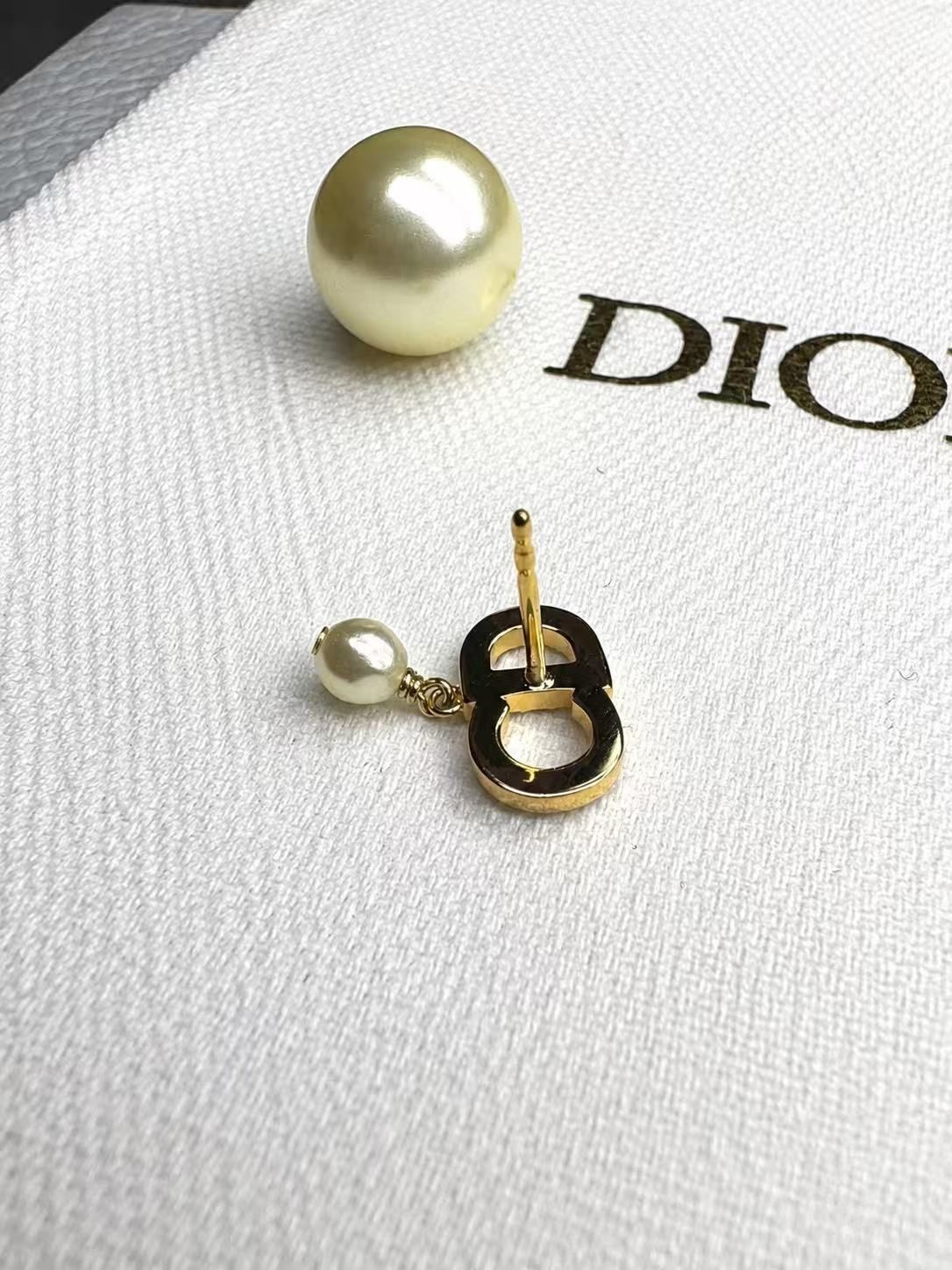 ✨ 極美 CDロゴ パール イヤリング ゴールド ✨ 極美品 Dior CDロゴ パール ラインストーン ピアス 片耳 ゴールド