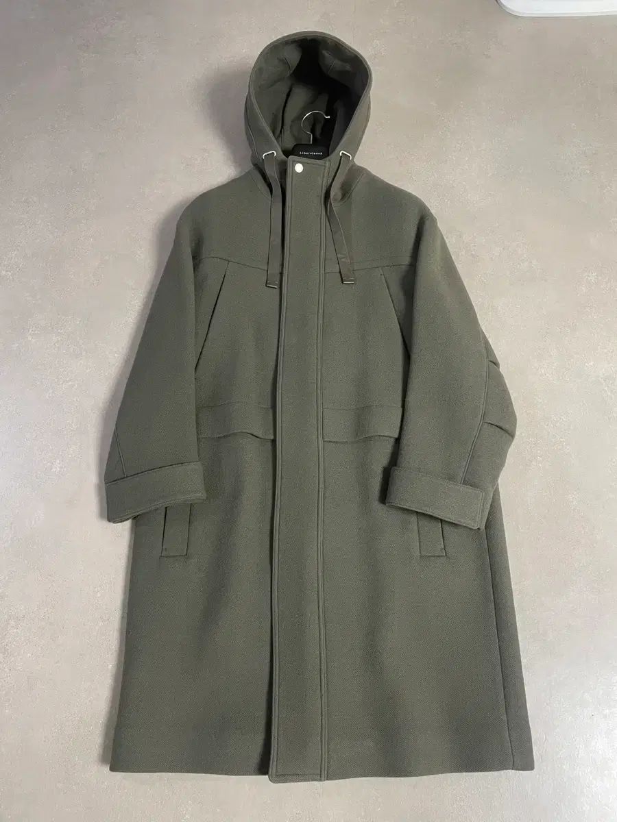 リーバックルクラシ フードコートm ほぼ新品