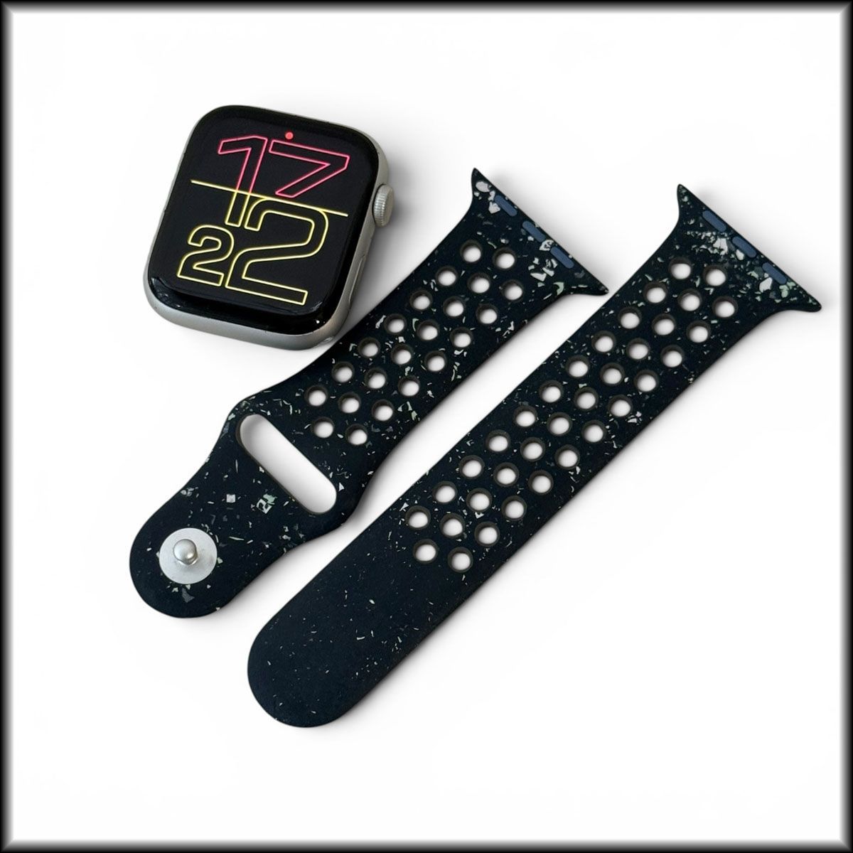 ◆Apple◆アップル Apple Watch SE 第二世代 MRW03J/A 44mm GPSモデル NIKE Sport Band MUV33FE/A付き 中古 質
