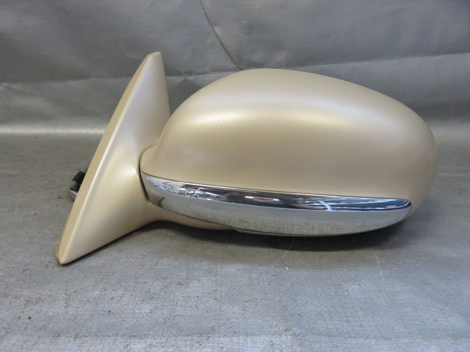 アンティークグラス ジャコバイト 葡萄と蜂 ツイストステムR1542ダI