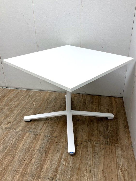 【中古品】コクヨ 900角テーブル MTT-V99MAW ホワイト