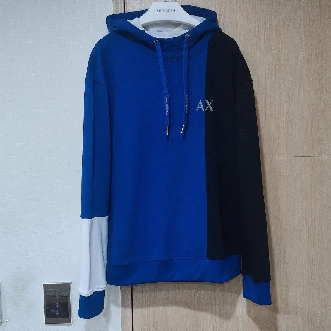 ARMANI EXCHANGE アルマーニ エクスチェンジ 新モデル AX カラーブロック フードTシャツ WHO 95