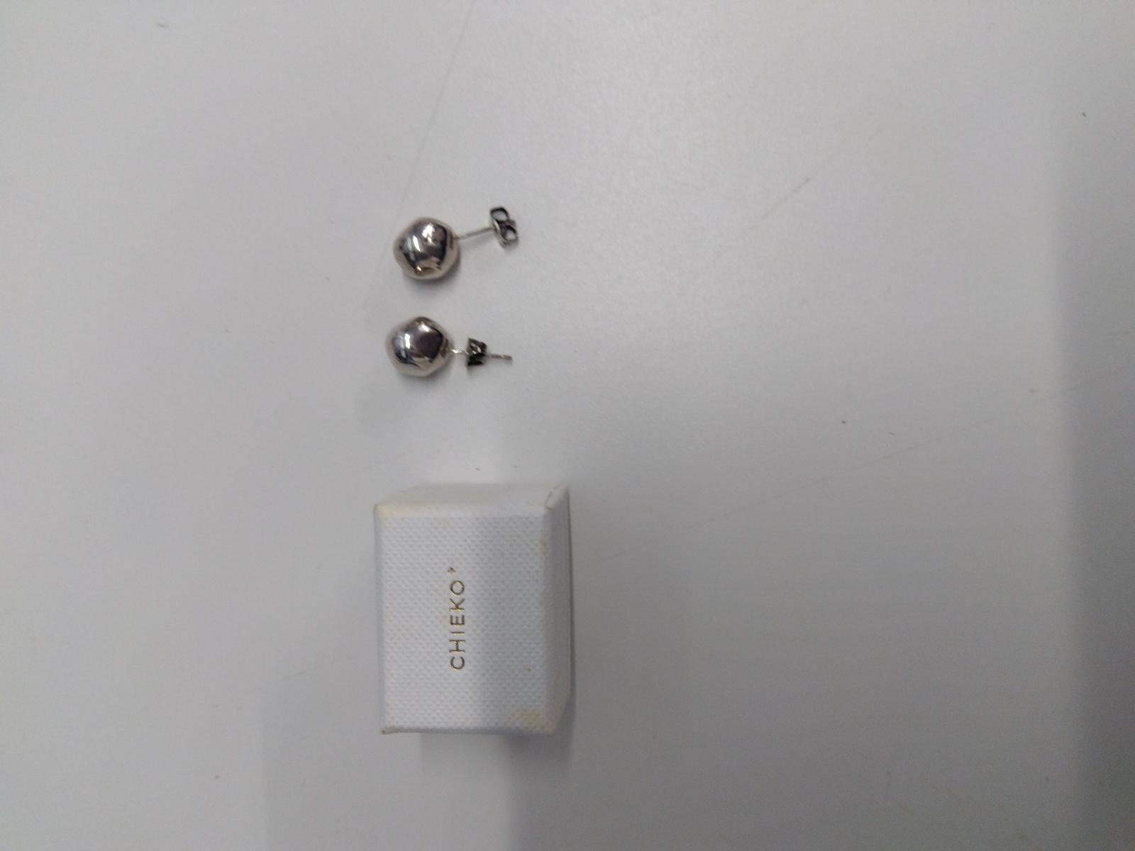 CHIEKO+ シルバースタッドピアス 丸玉 箱付 DK237