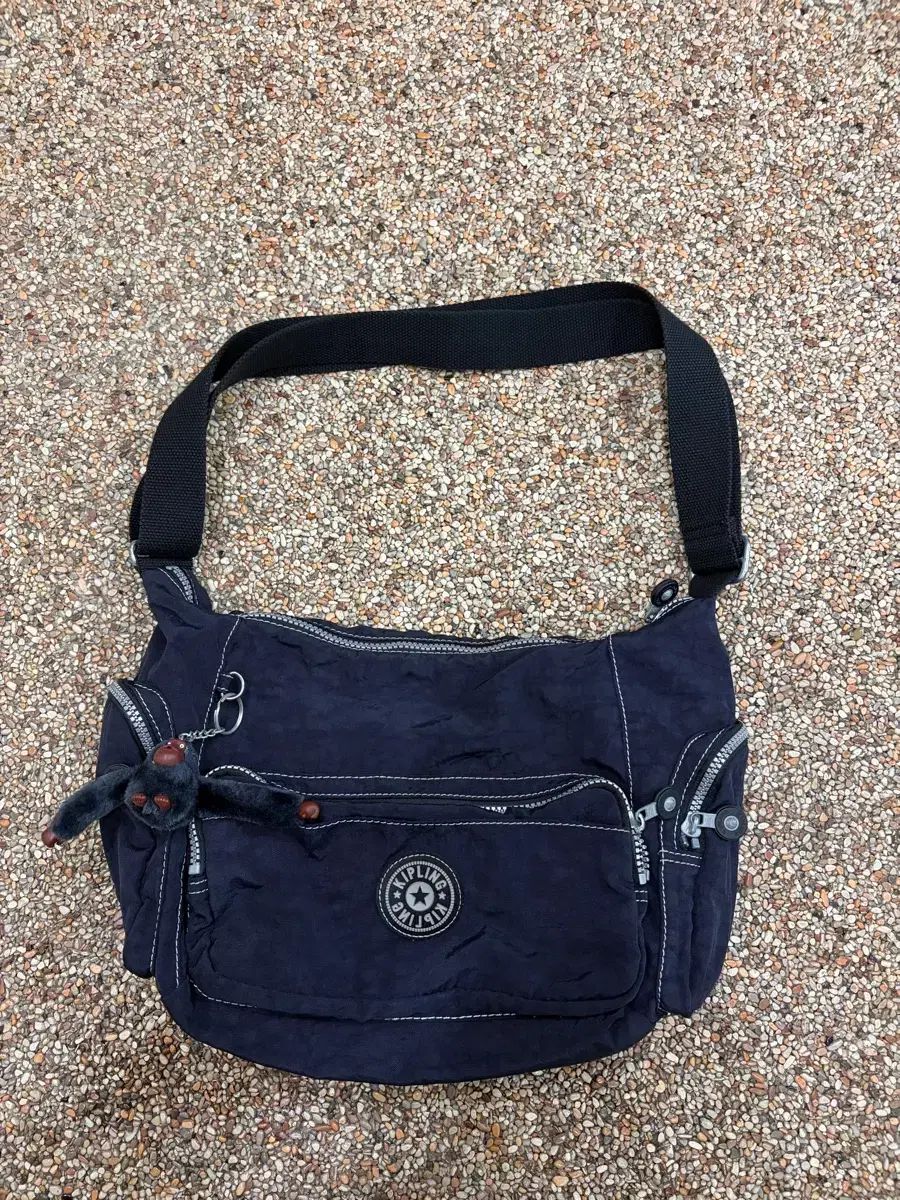 81 Kipling ショルダーバッグ バッグ