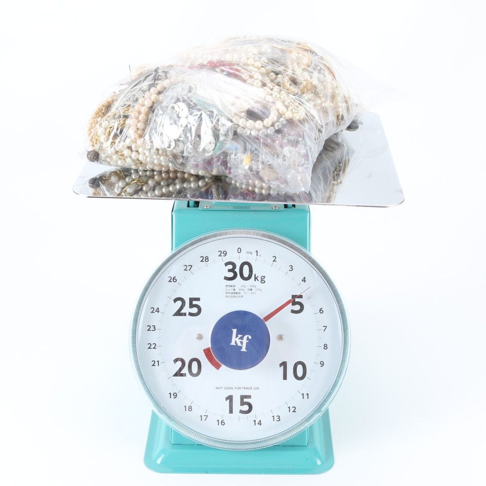 アクセサリー 大量 まとめ 総重量 約4.5kg ネックレス ペンダント ゴールド シルバー パール レディース EUE EB32-3【中古】