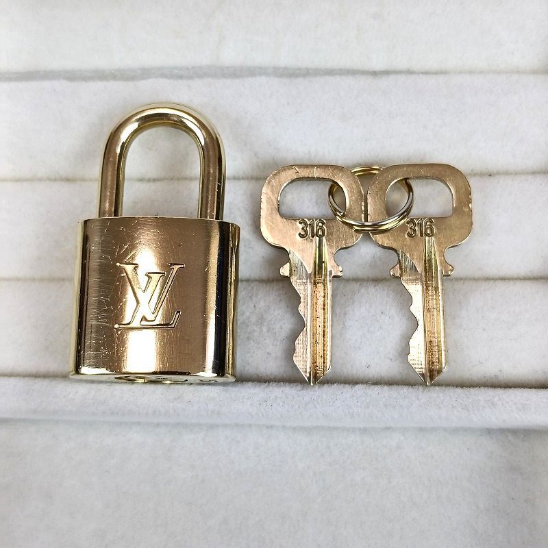 み*の様 正規品　LOUISVUITTON　パドロック　カデナ＆キー LOUIS VUITTON ルイヴィトン パドロック 南京錠 カデナ 鍵 ゴールド No