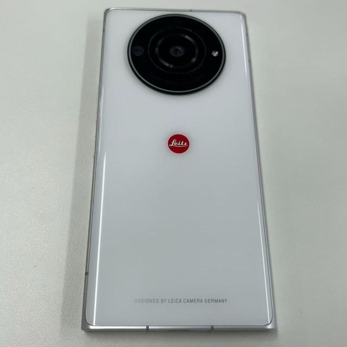 訳あり品】Leitz phone 2 ホワイト - メルカリ