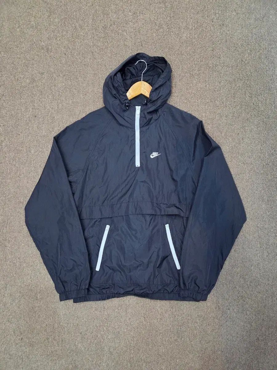 NIKE ブラック Anorak（アノラック） フード ウィンドブレーカー