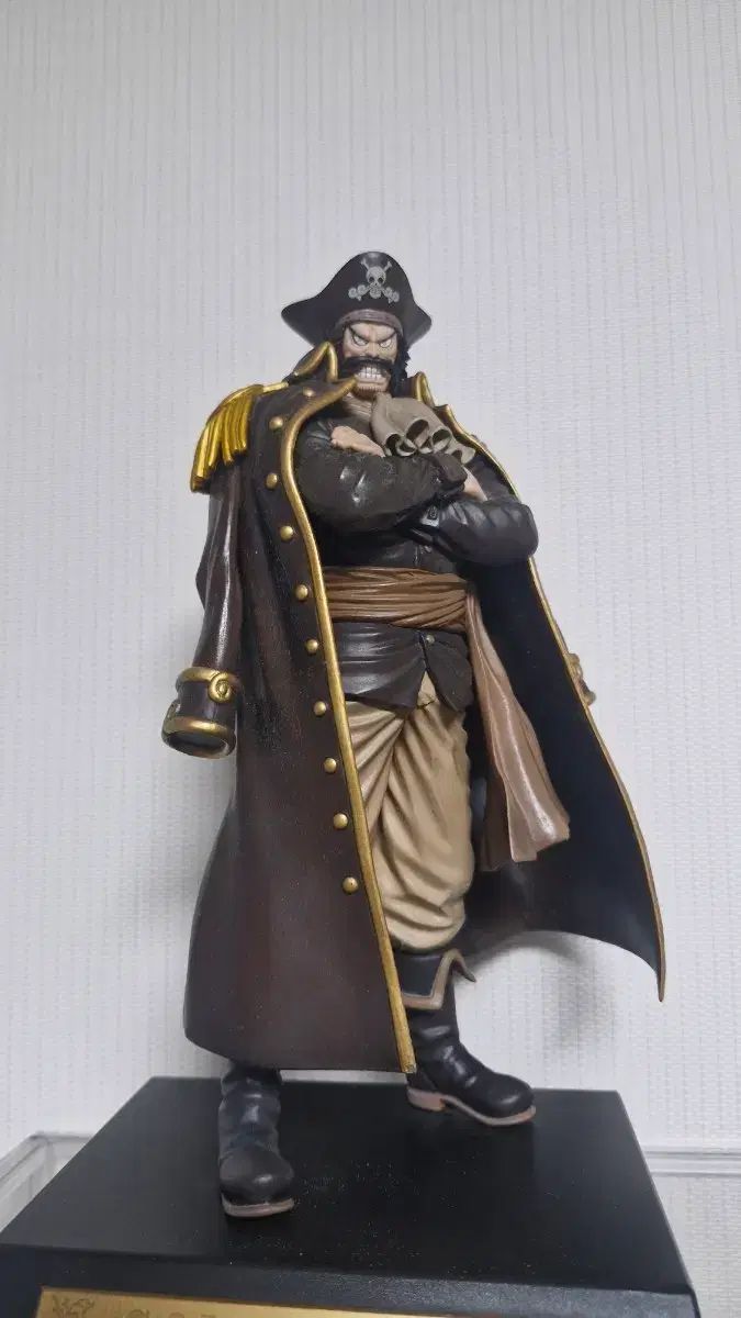 ONE PIECE 一番くじ GOLD ROGER フィギュア 出品