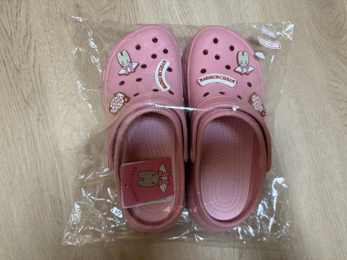 サンリオ マロンクリーム クロックス スリッパ 230 235サイズ