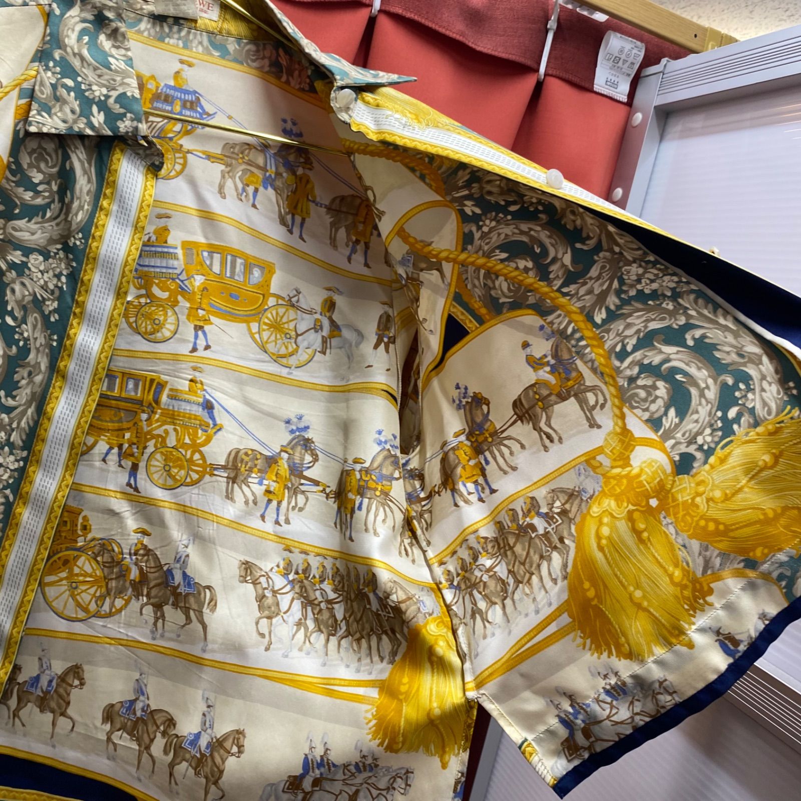 【希少デザイン】LOEWE シルク 総柄シャツ ヴィンテージ 長袖シャツ 42 希少！ LOEWE ロエベ スカーフ柄 シャツ 長袖 シルク ヴィンテージ