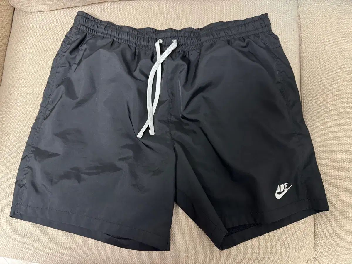 ナイキ ウーブンフルイドフロー ショーツ 2XL ブラック ほぼ新品