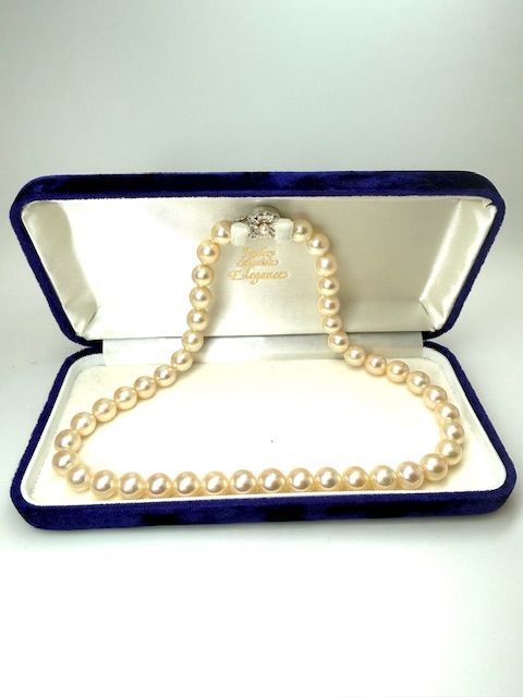 【テリあり】本真珠 アコヤ真珠 パールネックレス 9ｍｍ以上 ホワイト系 ほんのりピンク色 上品 金具シルバー刻印 ケース付き　H8-5-52