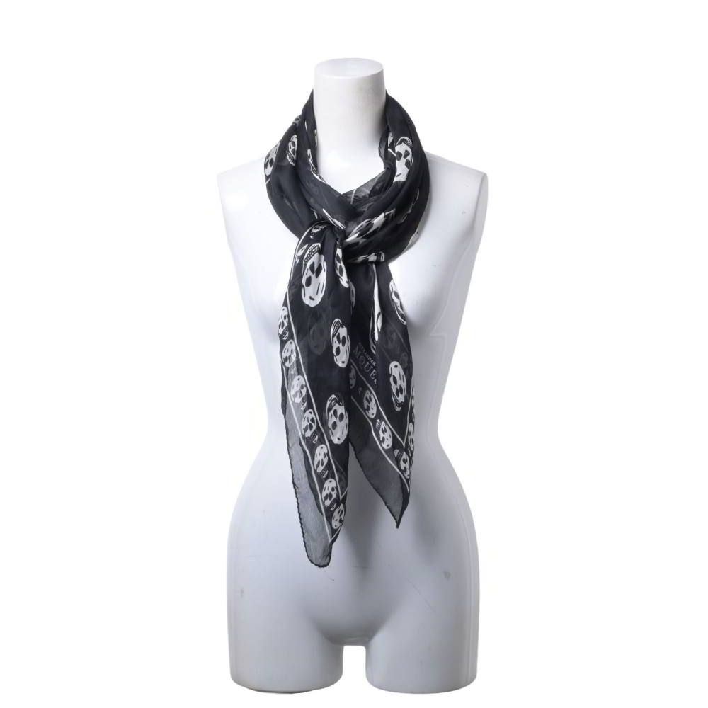 美品！ALEXANDER McQUEEN シルクシフォンスカーフ Alexander McQueen スカル シルク スカーフ - メルカリ