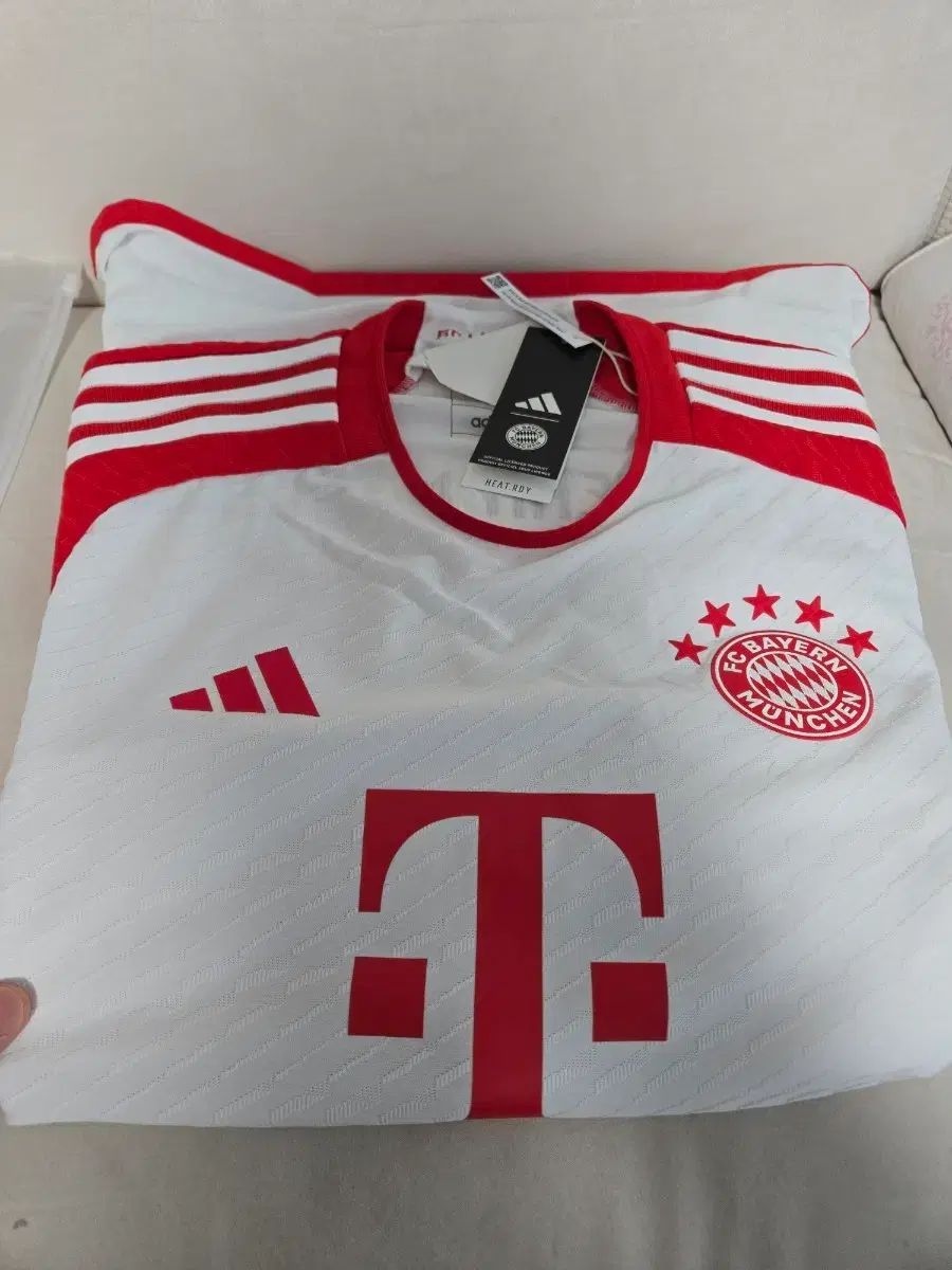 adidas 23-24 FCバイエルン・ミュンヘン HOME アセンティック ノンマーキング 海外 L サイズ 出品 19,104円