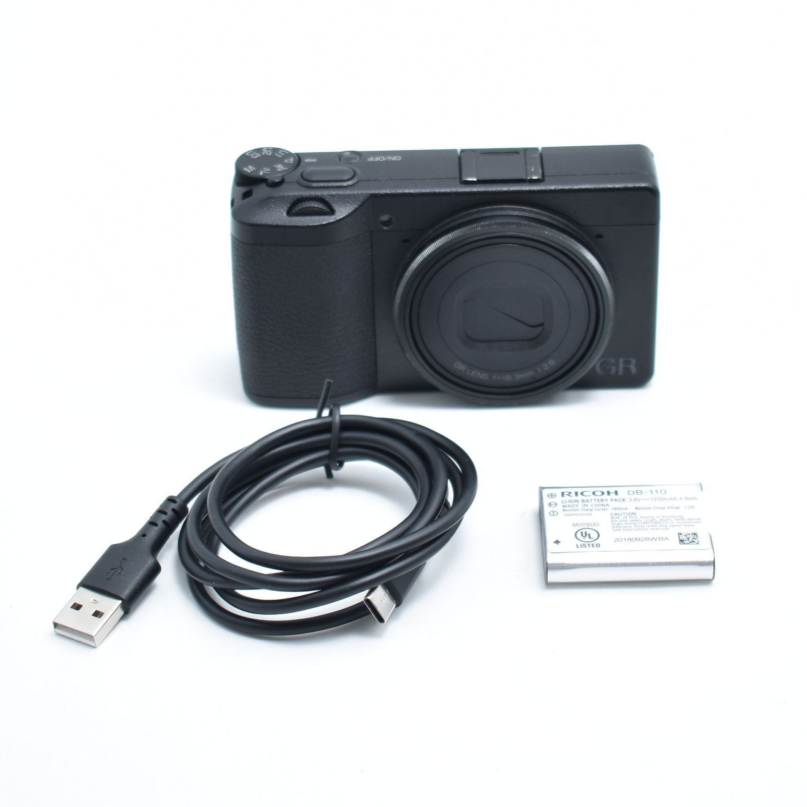 BY#12426 RICOH GR III デジタルカメラ 【APS-Cサイズ大型CMOSセンサー搭載/ストリートスナップシュータ― / 約0.8秒 高速起動/高速AF/高解像・高コントラスト GRレンズ / 6㎝ マクロモード / 4段分 手ぶれ補正機構 S