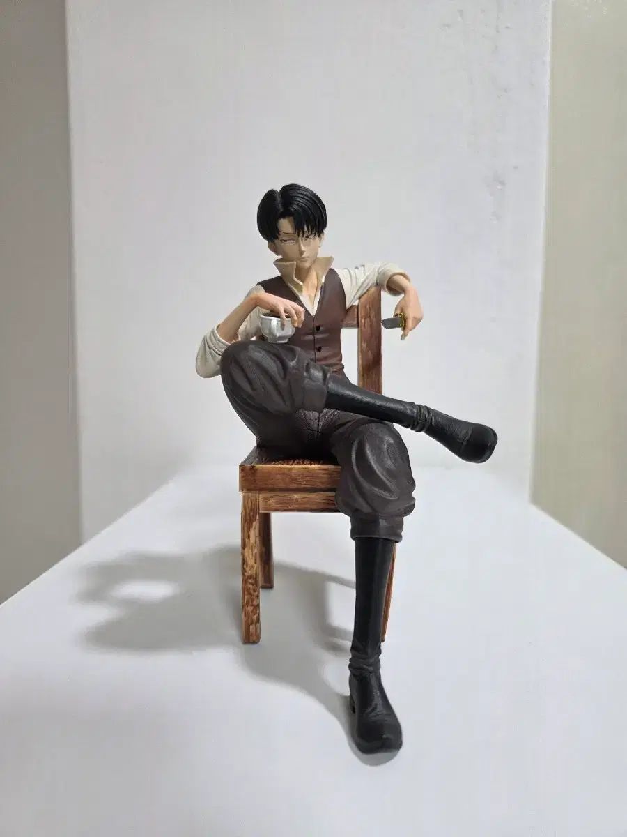 進撃の巨人 リヴァイ フィギュア