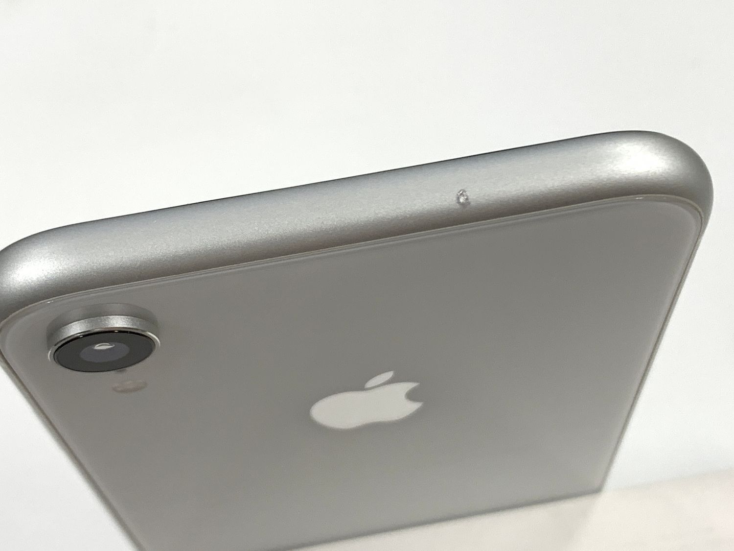 美品 iPhoneXR 64GB ホワイト SIMフリー バッテリー90% - メルカリ