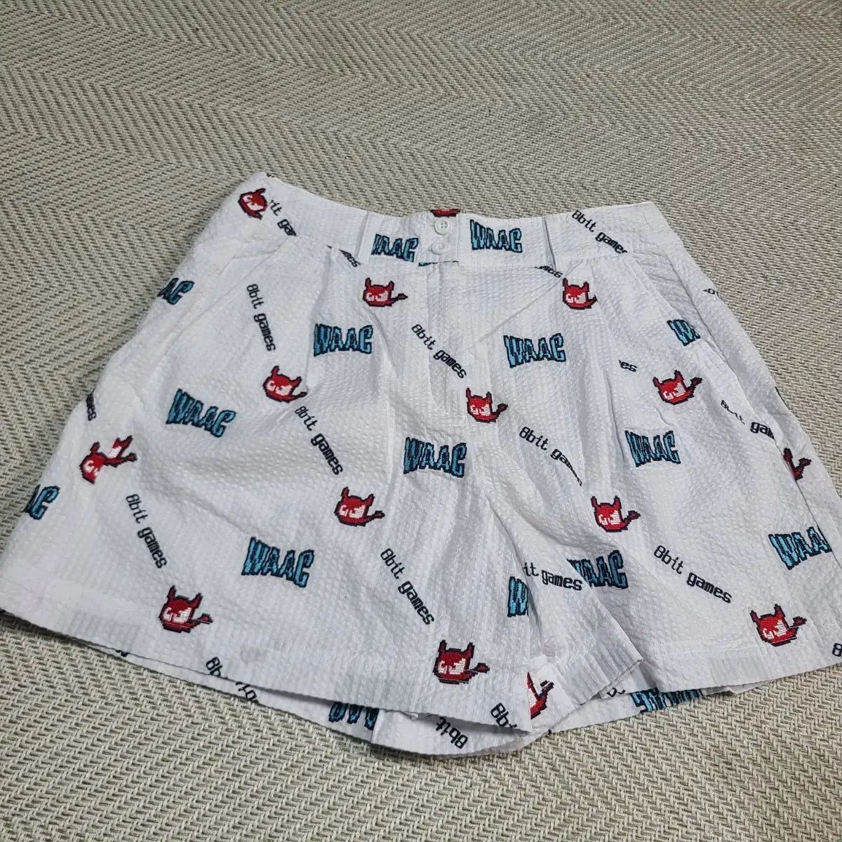 28) ワック WAAC 8bit ゲーム 白 キュロット ハーフパンツ