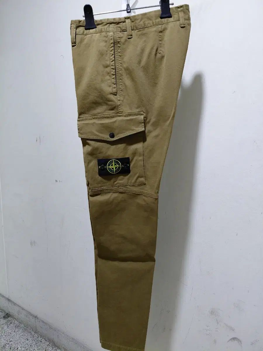 新品 ストーンアイランド ワンポケット カーゴパンツ