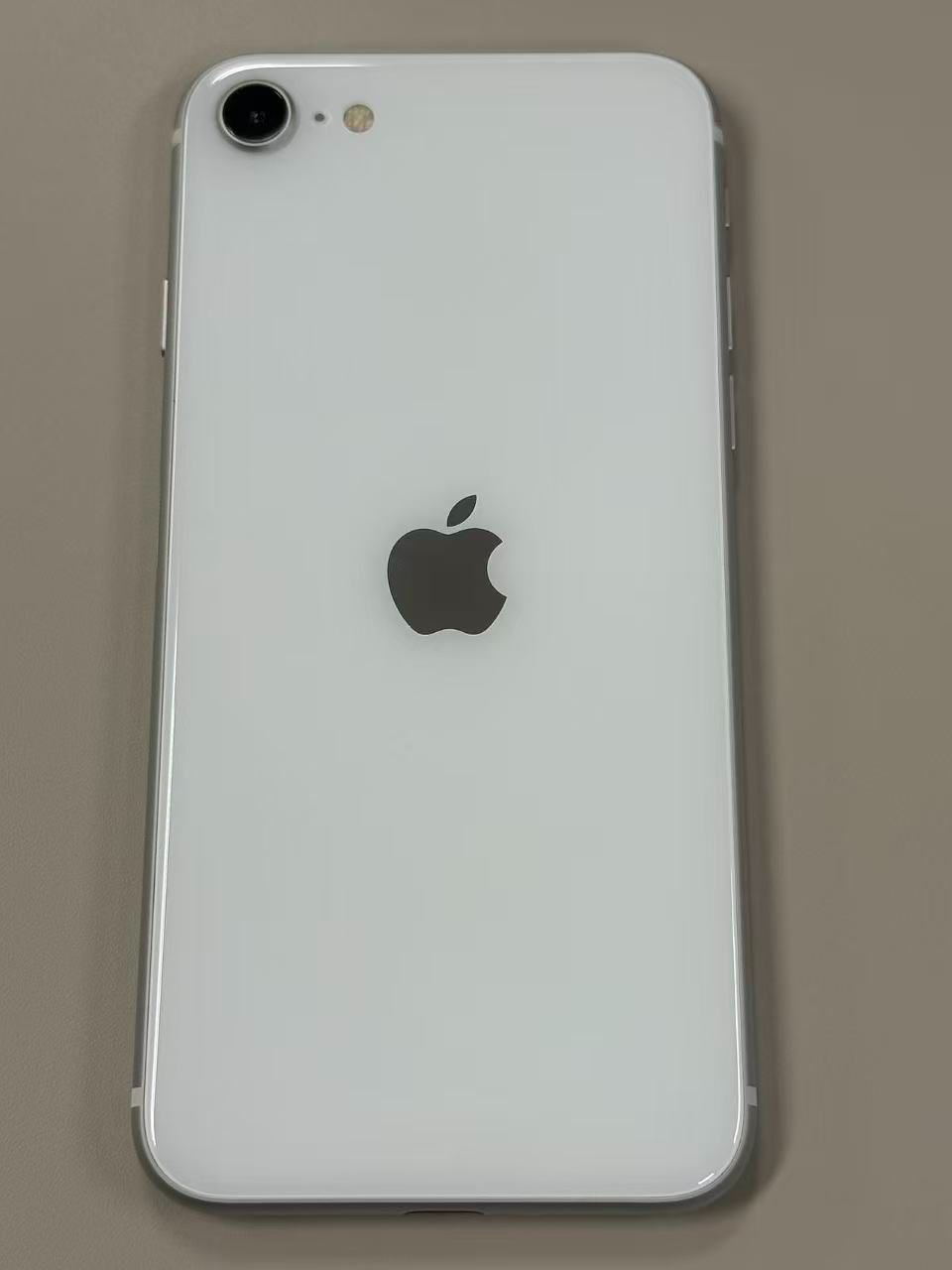 極美品 電池86%SIMフリー iPhone SE(第2世代) 64GB - メルカリ