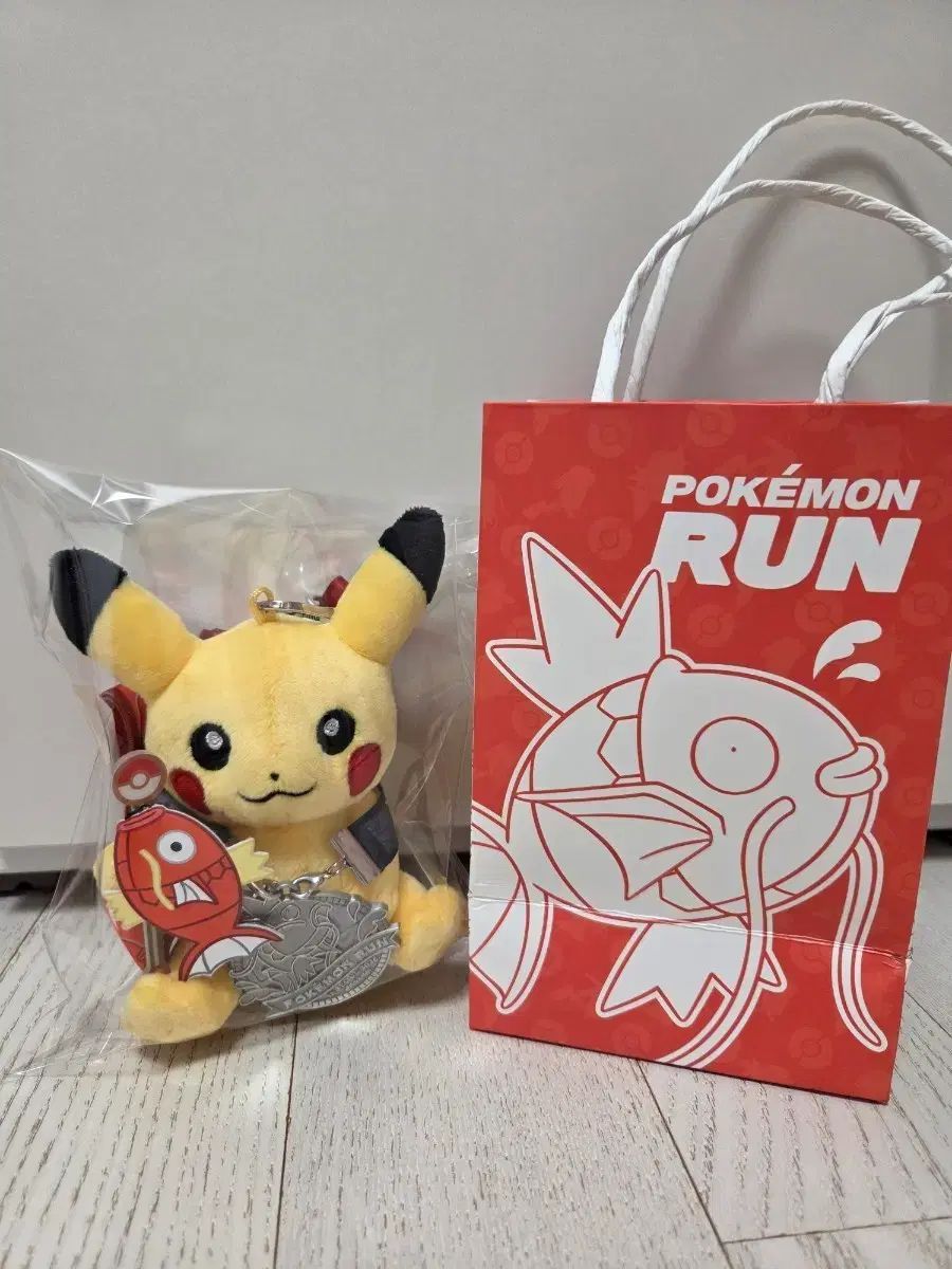 ポケモン RUN 鯉のぼりRUN ピカチュウ ぬいぐるみ + グッズ バッグ 銀メダル
