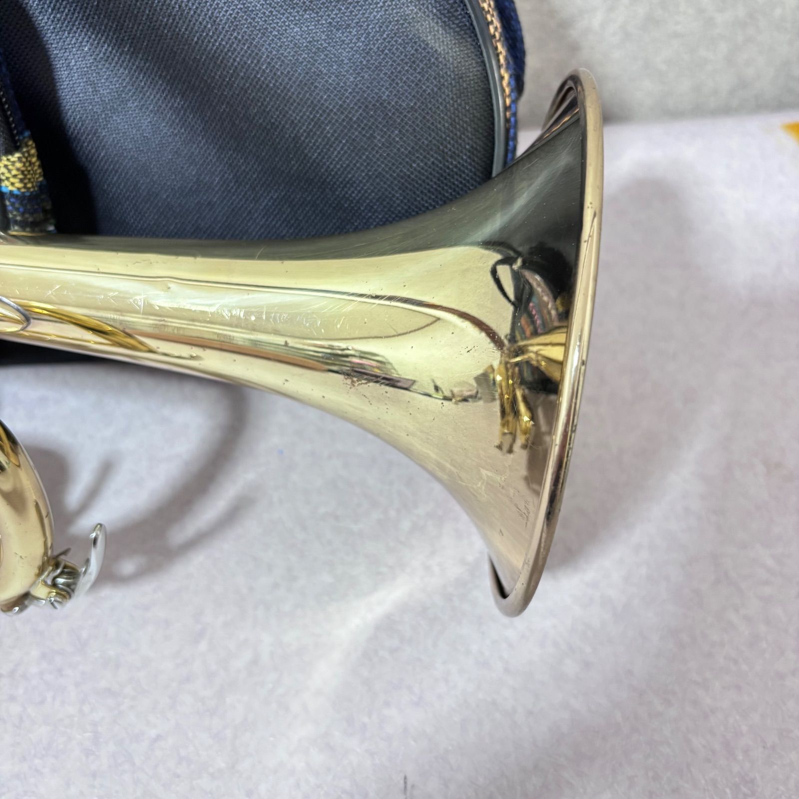 YAMAHA ヤマハYTR-2321ゴールドトランペット本体ケース付き □ トランペット YAMAHA ヤマハ 管楽器 ソフトケース YTR-2321/YTR2321