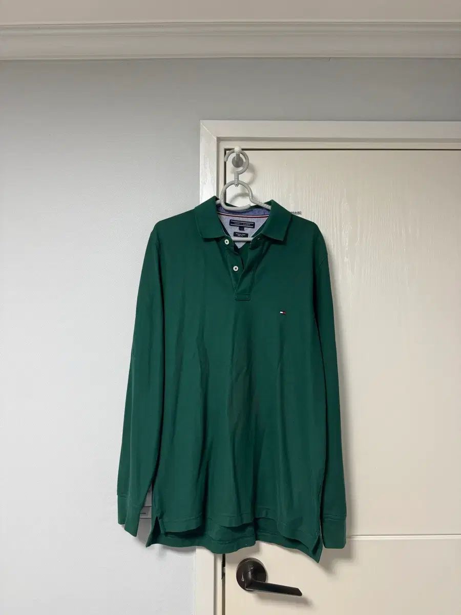 トミーヒルフィガー カラーTシャツ